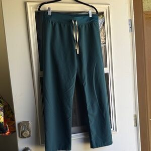 Figs Petite Livingston